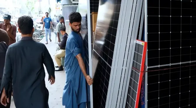 Pakistan’s surprise photovoltaic solar surge shocks experts and grid